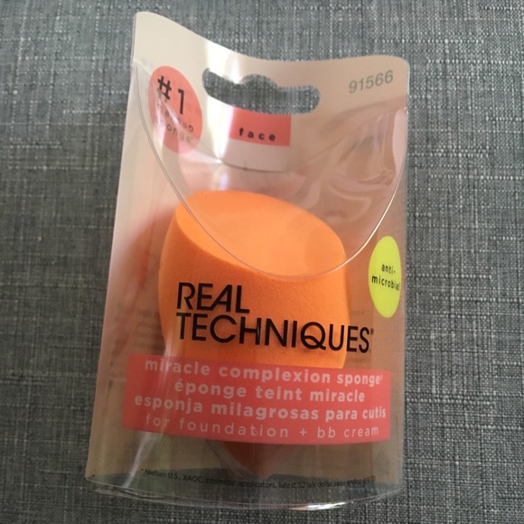 1 real techniques miracle complexion sponge - Picture 1 of 4